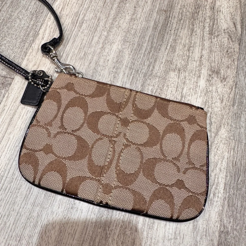 Coach Signature C Canvas Wristlet Brown Tan Logo Zip Pouch Wallet - Picture 3 of 6